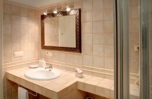 Capmany Villa | Rural house with pool and jacuzzi (Can Llobet - Salines)