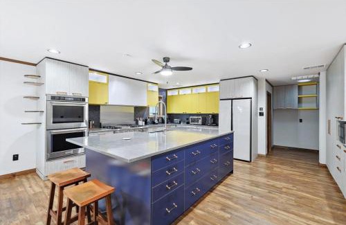 McKinney House | Russwood Acres Estate ft Gym Cinema Pool Table