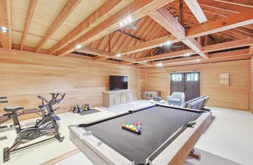 McKinney House | Russwood Acres Estate ft Gym Cinema Pool Table