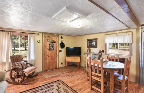 Parks Villa | Rustic Adventure w Historic Log Cabin Forest Views 20 minutes from Flagstaff Now with Wi-Fi