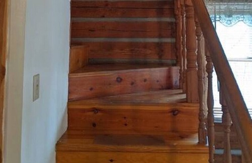 Taswell House | Rustic and Secluded Hansel & Gretal Cabin on 86 Ac