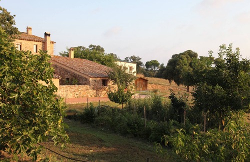 Llagostera Apartment | Rustic apartment on the Costa Brava
