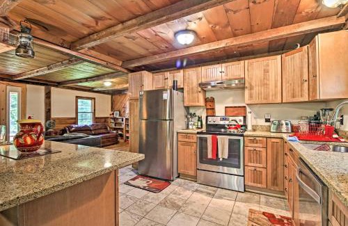 Bradford House | Rustic Bradford Cottage - 14 Miles to Sunapee Mtn!