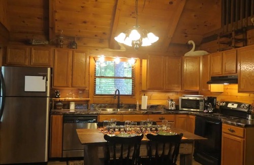 Piper Gap Cabin | Rustic Cedar Cabin