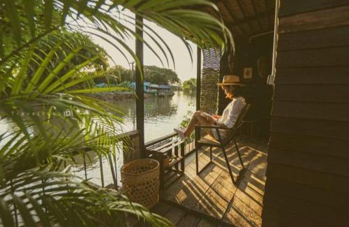 Doem Bang Ski Chalet | Rustic​ Charm​ Suphan​
