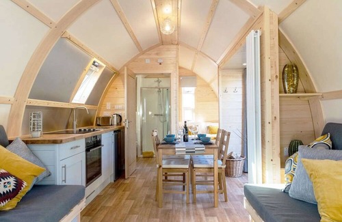 Cockburnspath Cabin | Rustic Coastal Cabin with Wood Fired Hot Tub