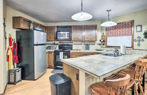 Angel Fire Apartment | Rustic Condo with Deck Less Than 1 Mi to Angel Fire Resort!