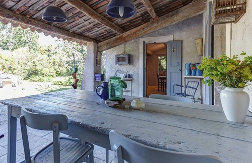 Oppede Cottage | Rustic Cottage in Oppede with Shared Pool