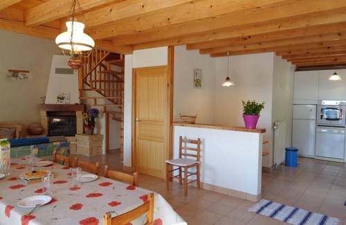 La Tuiliere Cottage | Rustic cottage with terrace and garden, pets allowed