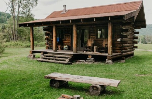 Shinglehouse Cabin | Rustic Creekside Cabin