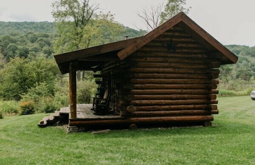 Shinglehouse Cabin | Rustic Creekside Cabin