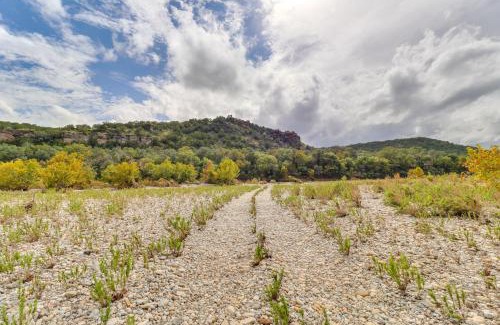 Mason Apartment | Rustic Eco-Cabin Llano River Getaway on 68 Acres!