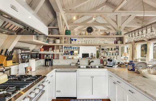 Bridgehampton House | Rustic elegance in this modern farmhouse with private pool, fantastic.