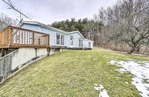 Sugar Grove Cottage | Rustic Family Home + Acreage ~ 20 Mi Hocking Hills