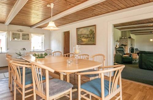 Aabybro House | Rustic Farmhouse Getaway - By Traum Ferienwohnungen