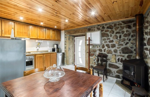 Gouveia Apartment | Rustic Getaway in Guarda
