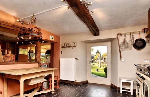 Petit-Thier House | Rustic house with sunroom