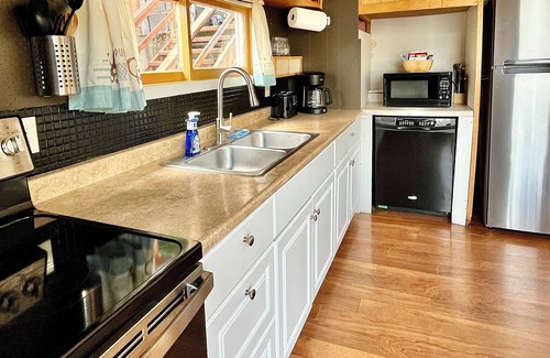Chelan House | Rustic Lakefront Cabin: Pet-Friendly, WIFI, Buoy, Lake Access