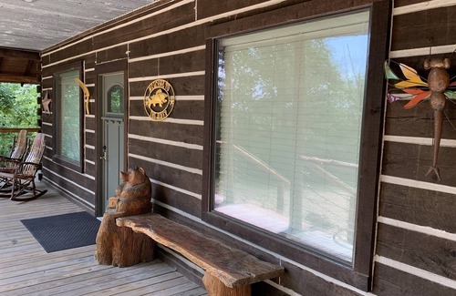 Gillham Cabin | Rustic log cabin in the hills of Arkansas!