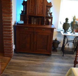Lovestad Apartment | RUSTIC MAID´S ROOM