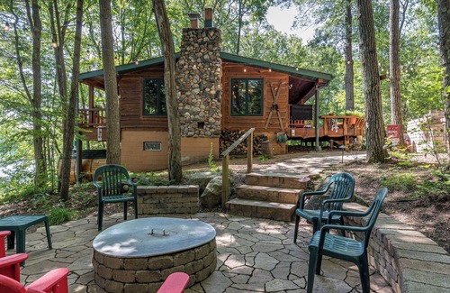 Lake Tomahawk House | Rustic Main House on Horsehead Lake with Snowmobile Access