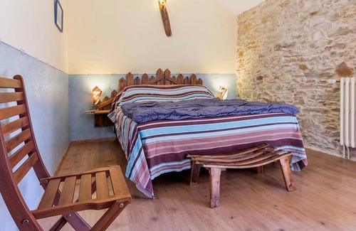 Bouvron Bed & Breakfast | Rustic Retreat: Cozy 1-Bedroom with Private Bath, Fireplace & Breakfast