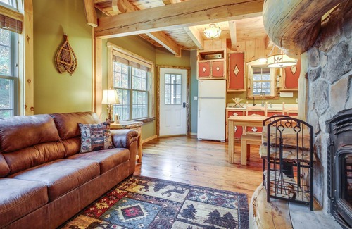 Gloversville Cabin | Rustic Retreat: Walk to Great Sacandaga Lake!