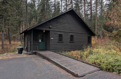 Mazama Cabin | Rustic Rural Studio Cabin