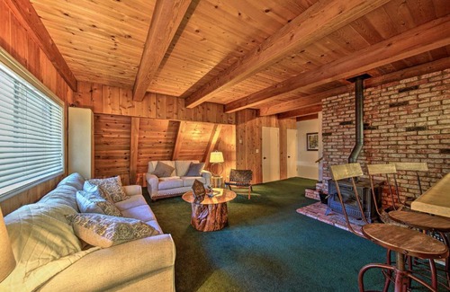 Trinity Center House | Rustic Trinity Center Cabin with Deck Near Fishing!