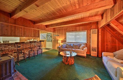 Trinity Center House | Rustic Trinity Center Cabin with Deck Near Fishing!