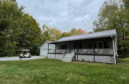 Windsor House | Rustic Updated Cozy Lake House! Close to skiing!