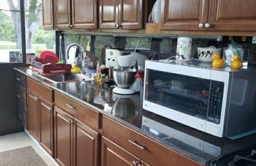 Cottondale House | RV Exectutive Home, Indoor Inground Pool, Tranquil Property
