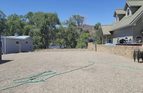 Sunland Estates RV Rental | RV spot on the River Unit C -minutes from Gorge concerts