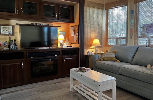 Fort Pierce Shores House | RV with Lot Cul de Sac w PRIVATE BEACH!
