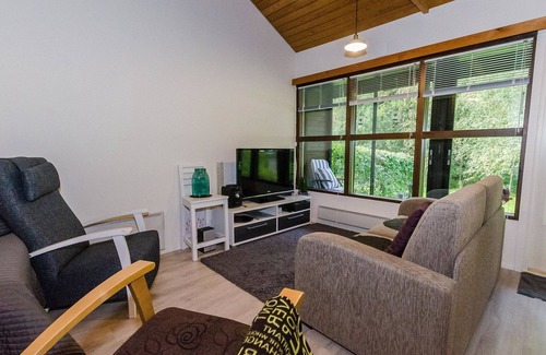 Bomba House | Säästöloma 5 f 22 by bomba by Interhome