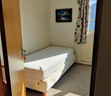 Mjoifjorur House | Sólbrekka Guesthouse