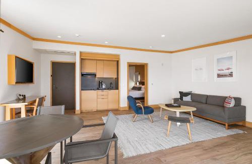Eastern Malibu Apartment | SA Carbon Beach Suites