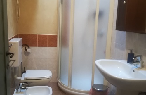 Tizzano Val Parma House | Sacreterre Room & Breakfast