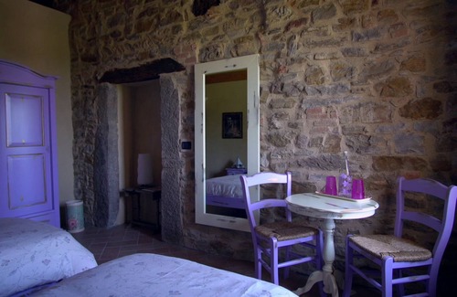 Tizzano Val Parma House | Sacreterre Room & Breakfast