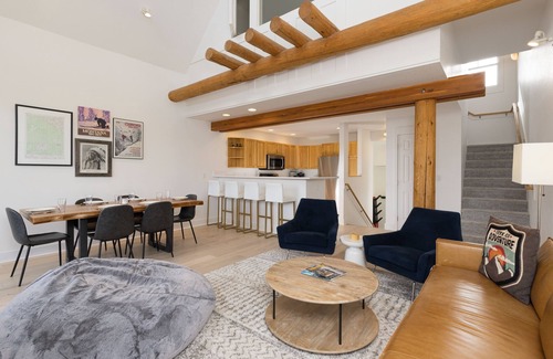 Saddle Ridge House | Saddle Ridge Ski in/Ski out condo, private hot tub