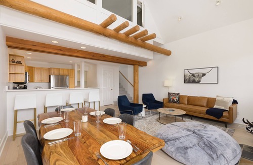 Saddle Ridge House | Saddle Ridge Ski in/Ski out condo, private hot tub