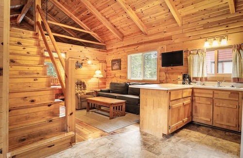 Cheyenne Crossing Cabin | Saddlepocket Cabin On Spearfish Creek