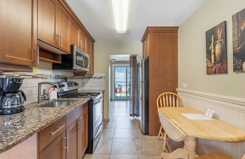 Okanagan-Similkameen Apartment | Safari Beach Resort