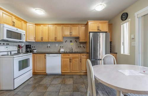 Okanagan-Similkameen Apartment | Safari Beach Resort