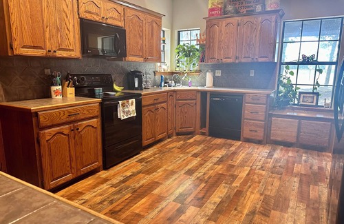 Henryetta House | Safari Splash Ranch House w/pool, hot tub, game room, slide & more