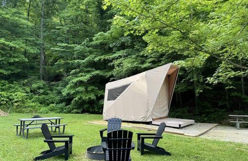 Hitchins House | Safari Tent Glamping in Kentucky with AC and Access to Biking Trails