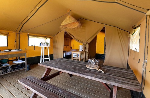 Heeg House | Safari Tent in Heeg by the Marina