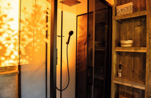Le Gue-d'Allere Cabin | Safari tent with all comforts, garden, swimming pool, between La Rochelle and Venise verte