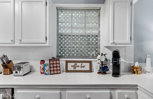 Broadmoor House | Safe, Broadmoor Haven. Spacious w/King Bed & Large Backyard