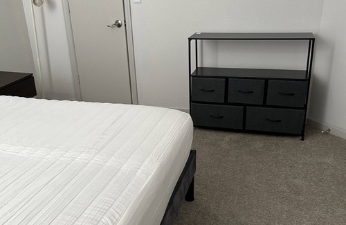 Murfreesboro Apartment | Safe Nashville suburb. Minutes off I-24. Quiet, clean, kitchen, laundry.